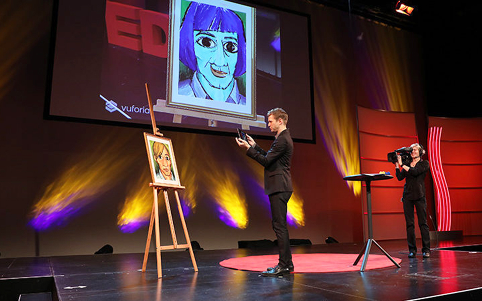 ο-πικάσο-διασκεδάζει-με-τάμπλετ-2249369