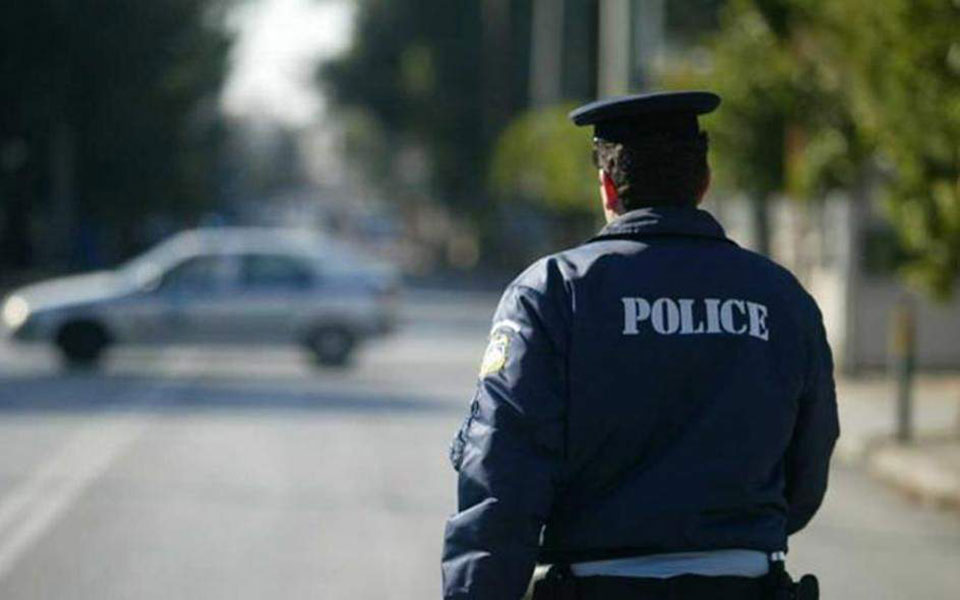 καραμπόλα-τριών-οχημάτων-στον-περιφε-2250845