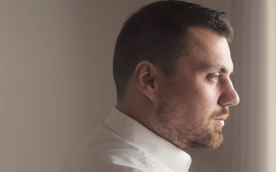 ενα-εικοσιτετράωρο-με-τον-συνθέτη-θέμ-2252406