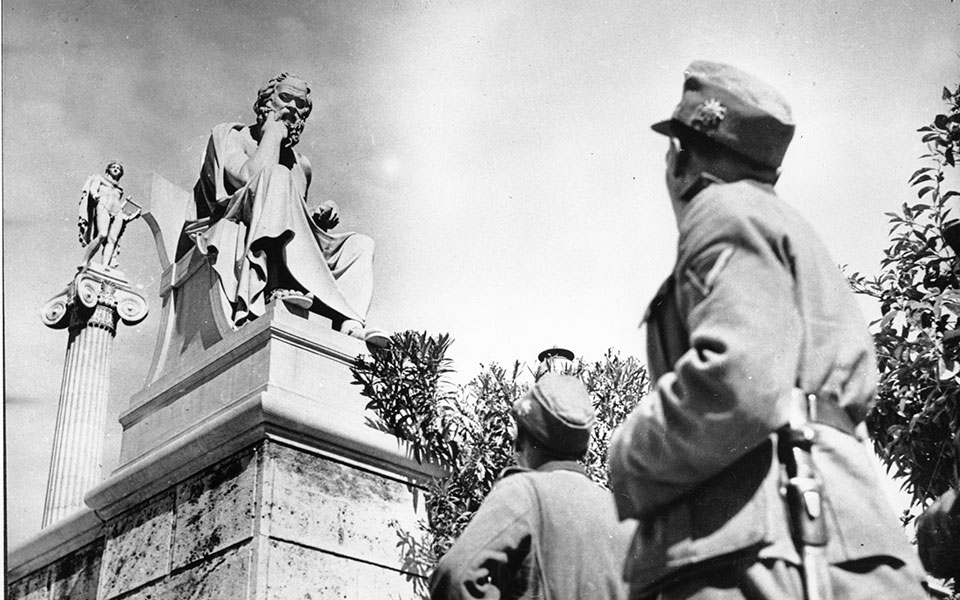 η-αστική-τάξη-που-ηττήθηκε-στην-κατοχή-2252421