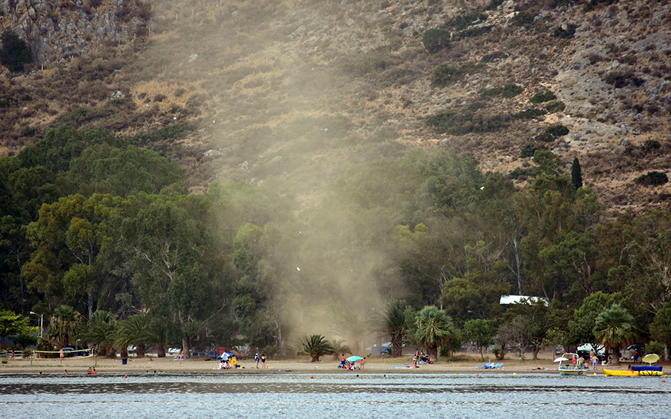 οκτώ-νεκροί-στην-ελλάδα-από-ανεμοστρό-2252931