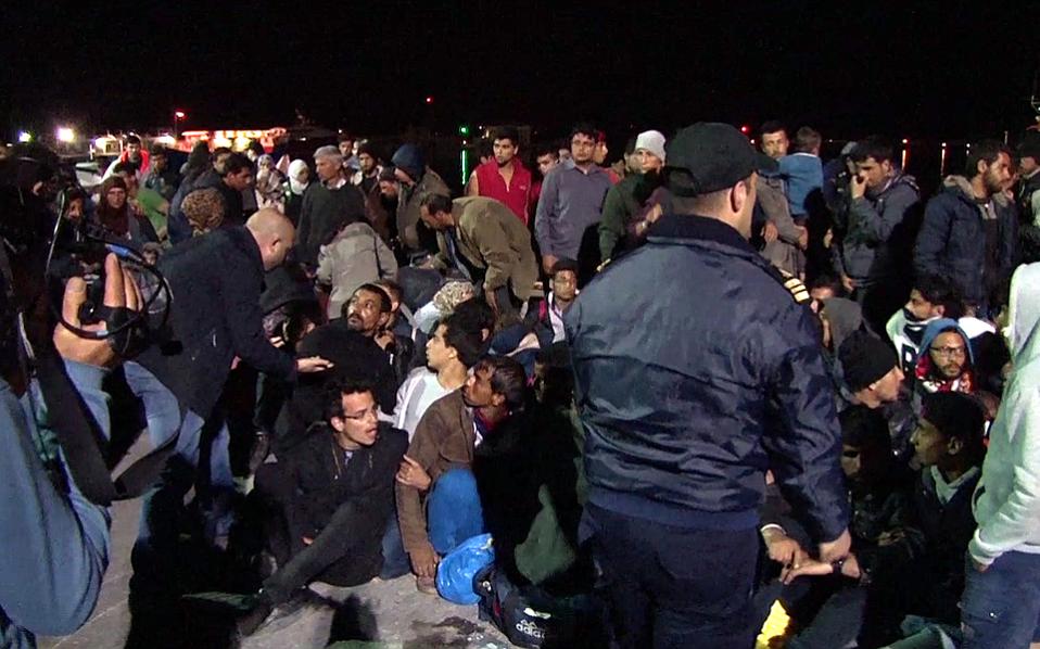 αστυνομική-επιχείρηση-στο-hotspot-χίου-2251981