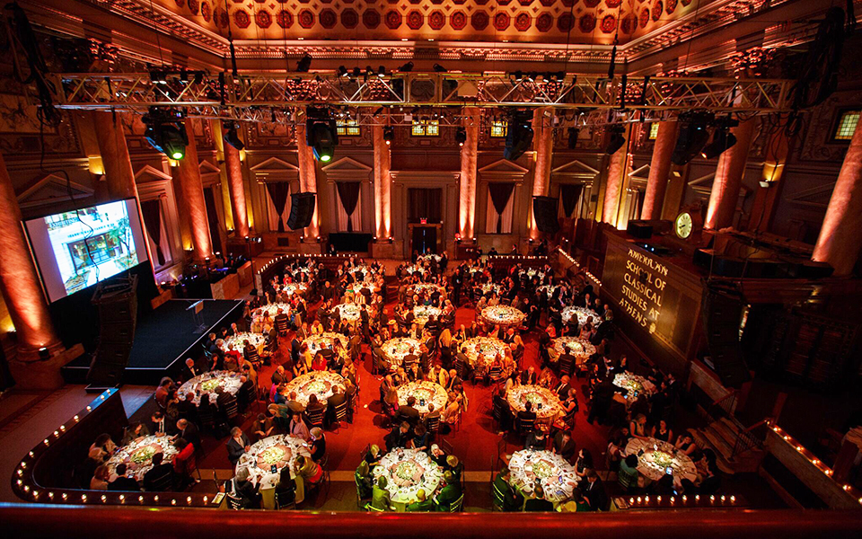 ενα-λαμπρό-νεοϋορκέζικο-γκαλά-για-την-2250929