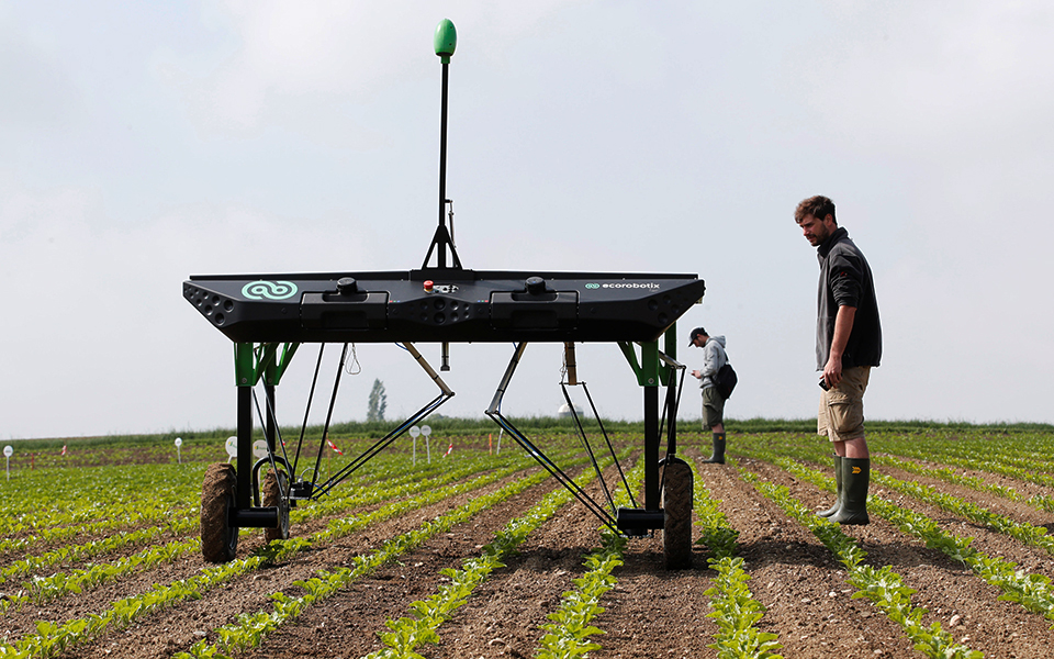 προηγμένα-ρομπότ-ψεκάζουν-μόνο-όπου-υ-2252067