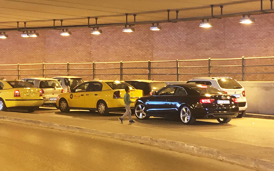 ανήλικοι-επαίτες-αναζητούν-προστασί-2252545