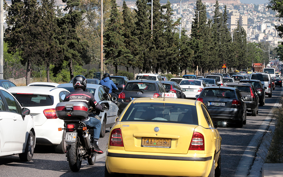 στο-κόκκινο-η-κίνηση-στους-δρόμους-2250280