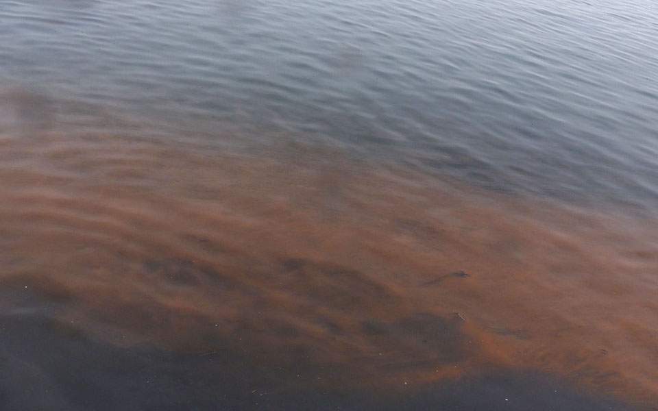 μικρής-έκτασης-θαλάσσια-ρύπανση-στην-2250300