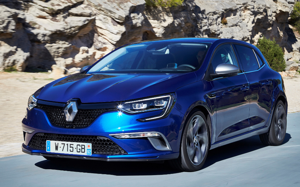 όλη-η-γκάμα-της-renault-διαθέσιμη-με-κιβώτιο-edc-2251618