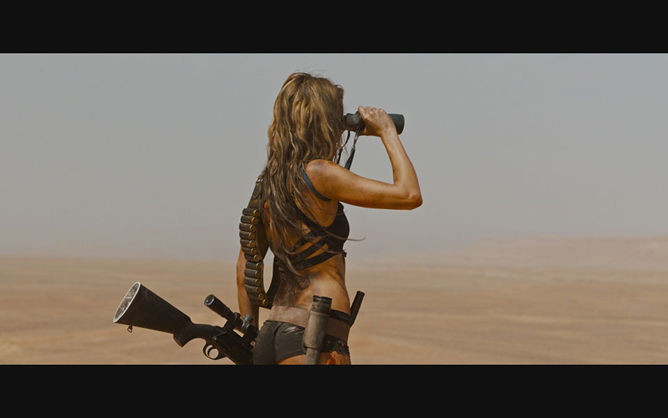 σέξι-και-καλτ-κατακόκκινη-από-το-αίμα-2248325