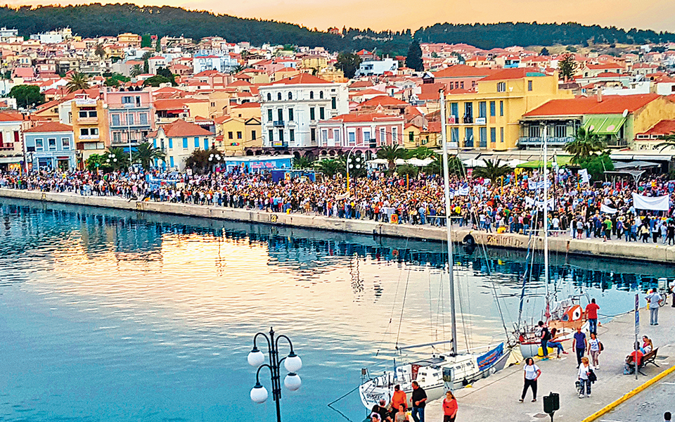 υποδοχή-τσίπρα-αδειοι-δρόμοι-και-κλει-2248380