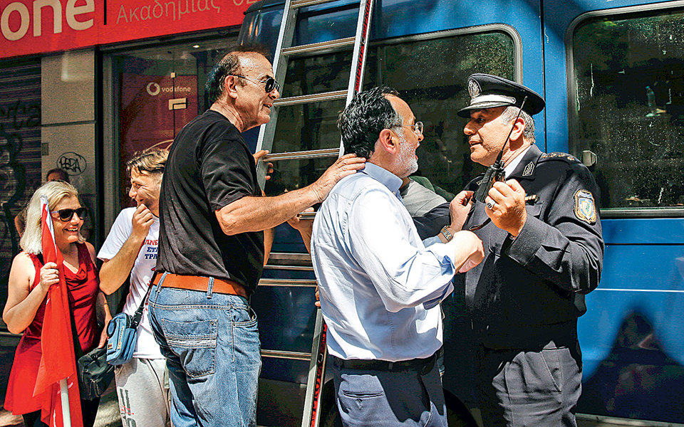 το-καφενείο-επί-σκηνής-2248242