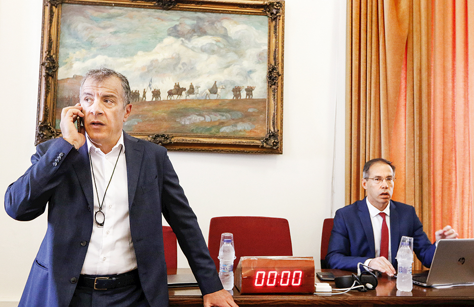 πυρκαγιά-σε-αποθήκη-βεγγαλικών-2249381