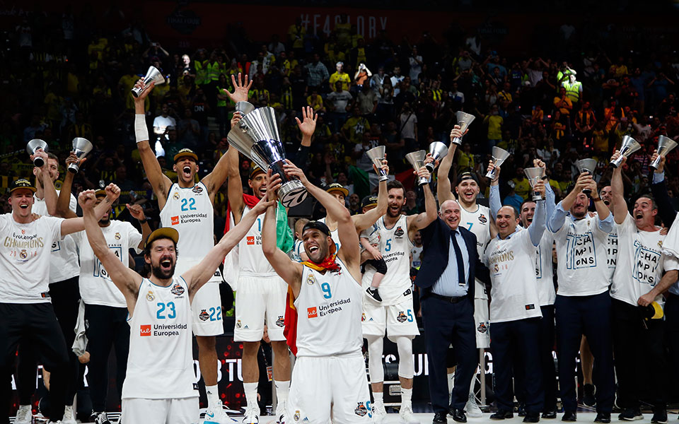 h-βασίλισσα-ρεάλ-επέστρεψε-στον-θρόν-2251627