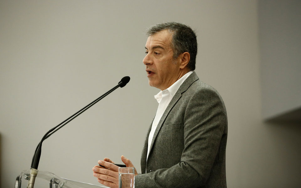 θεοδωράκης-τα-εθνικά-θέματα-δεν-είναι-2251254