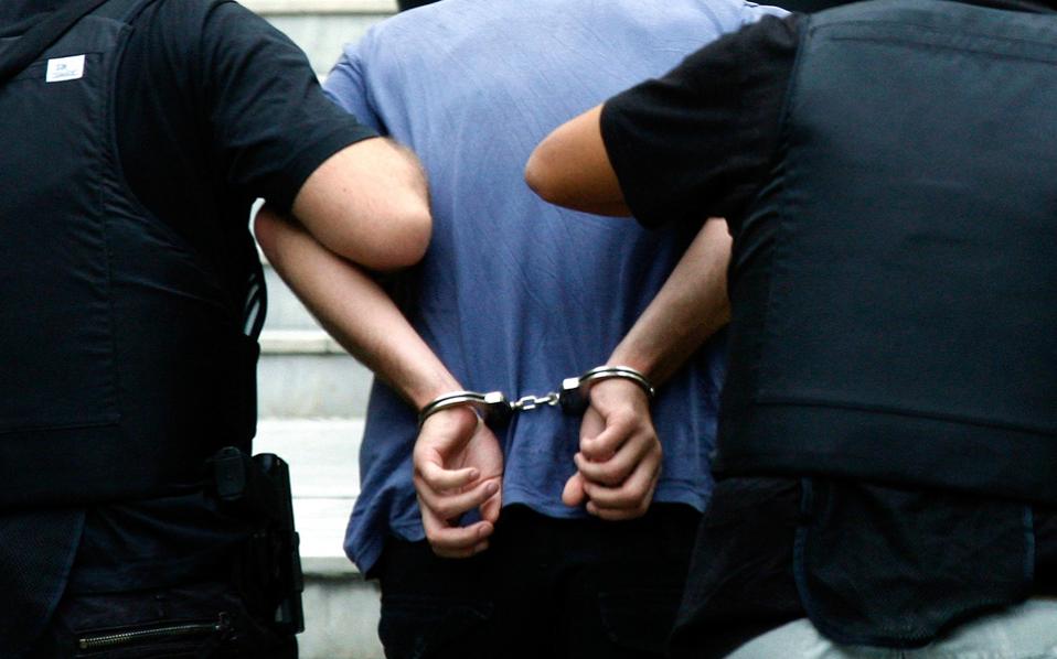 αστυνομικοί-σε-κύκλωμα-διακίνησης-αν-2248351