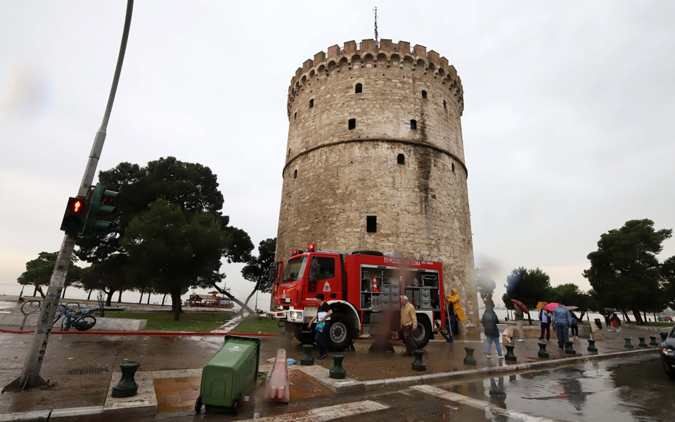 θεσσαλονίκη-ζημιές-και-σε-περίπτερα-τ-2249635