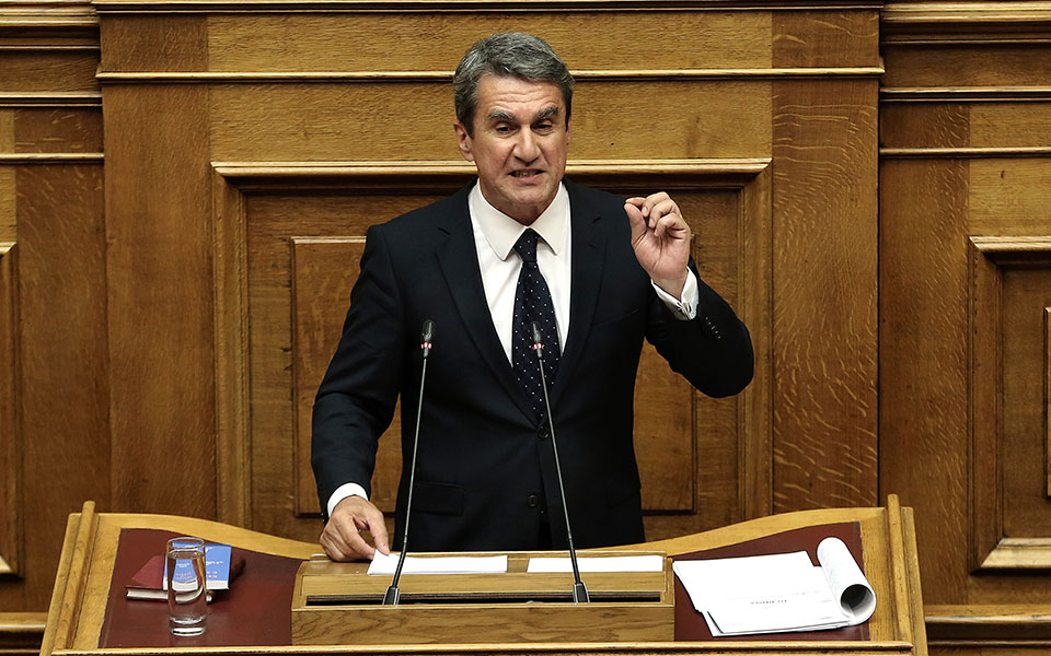 λοβέρδος-για-novartis-η-λάσπη-που-πετάξατε-γύ-2251293