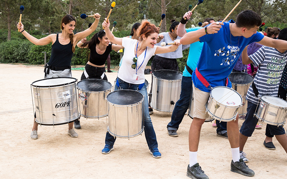 εκρηκτική-μουσική-στον-πεζόδρομο-2254935