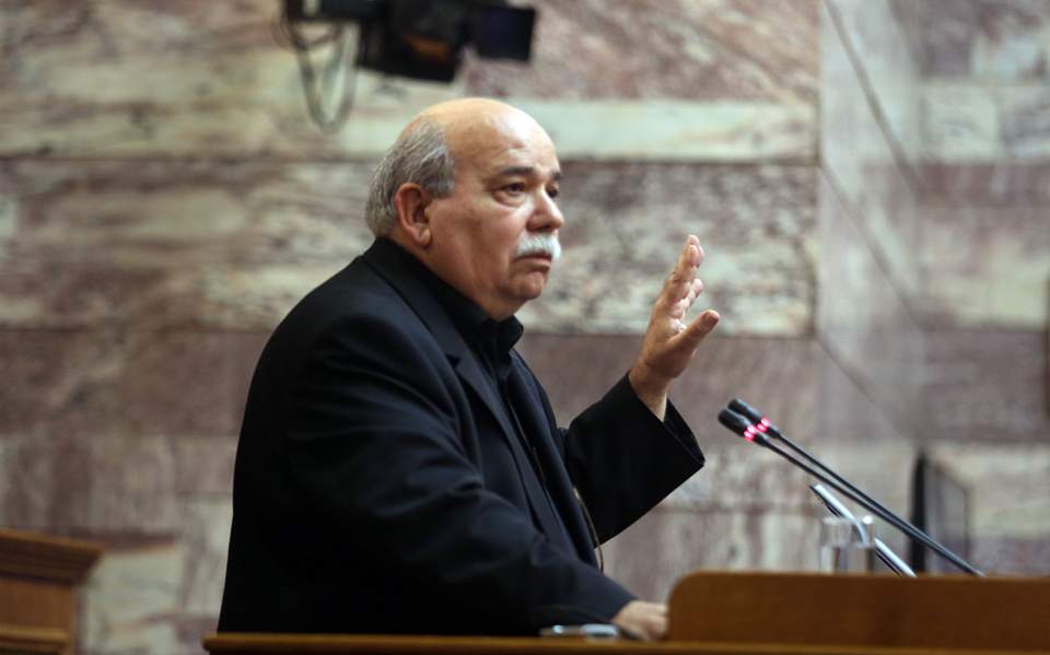 ο-βούτσης-προανήγγειλε-αποβολή-της-χρ-2256273