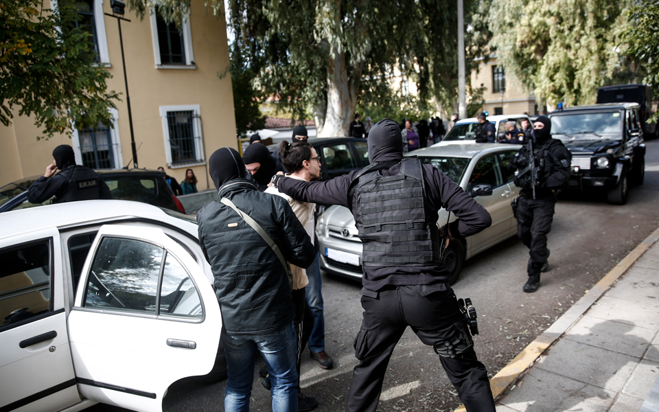 σε-κλοιό-ο-λογιστής-που-χειριζόταν-τ-2258036