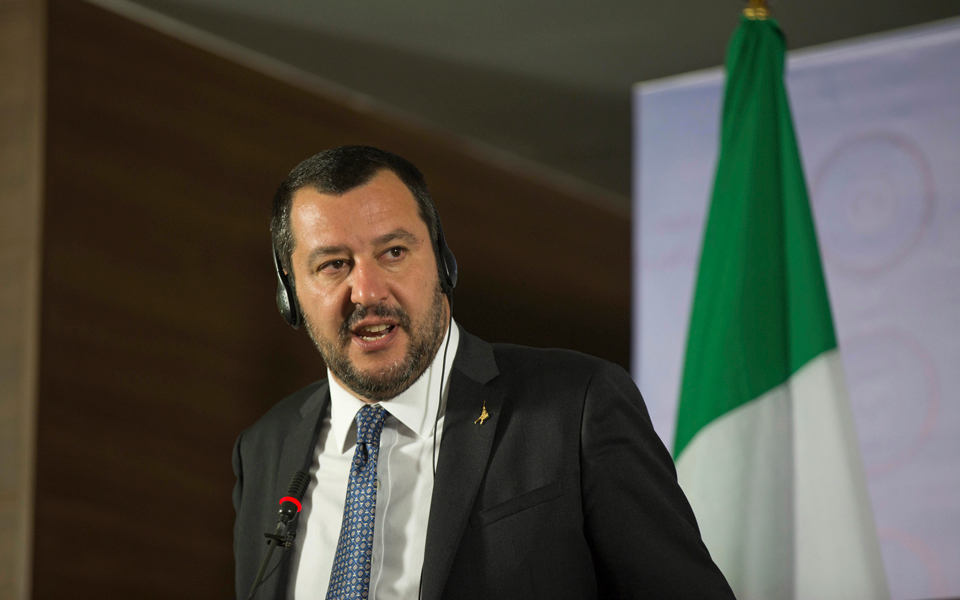 σαλβίνι-με-εκπλήσσει-η-γαλλική-κακία-2258349