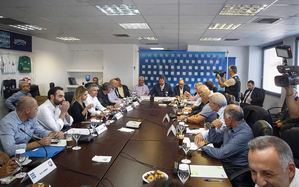 οχι-λίγκας-για-12-ομάδες-2259383