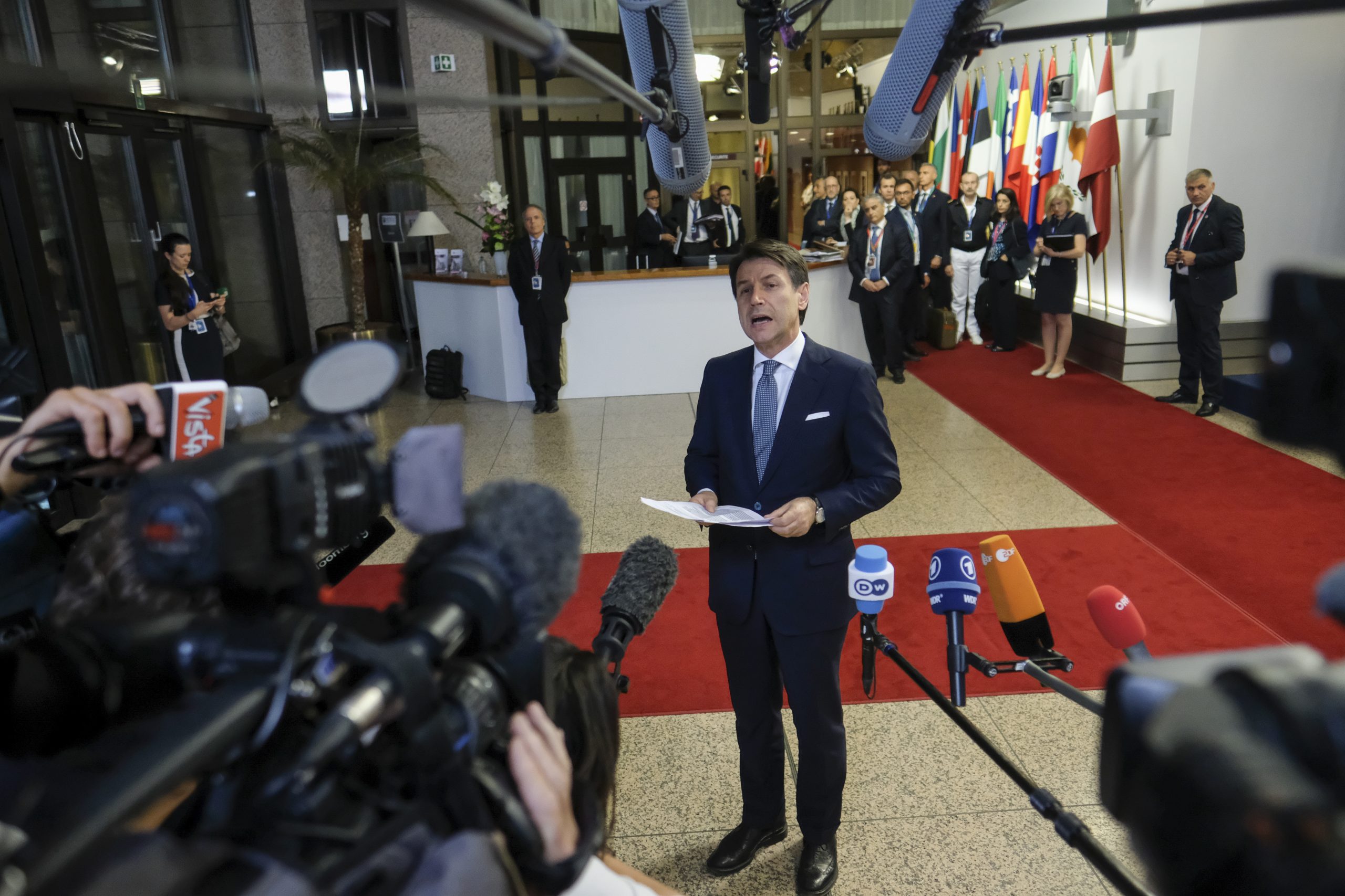 νέο-μπλόκο-της-ιταλίας-σε-πλοίο-που-α-2259355