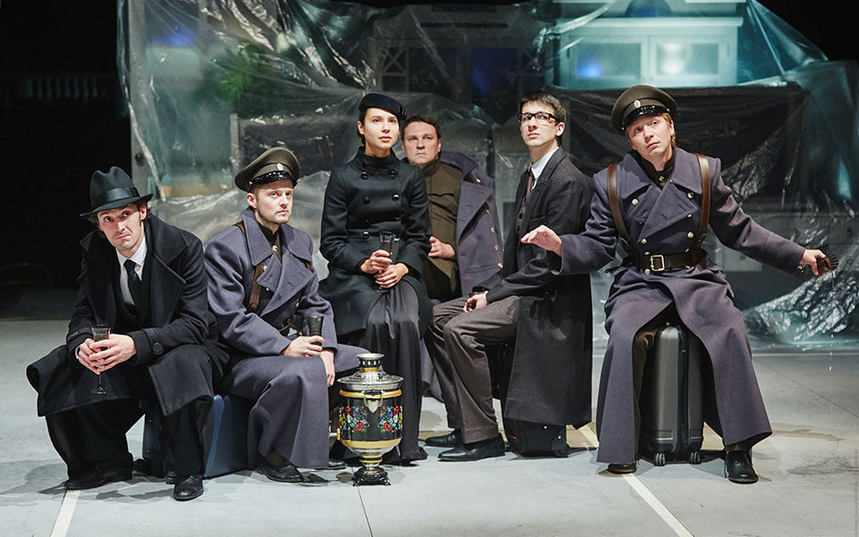 οι-τρεις-αδελφές-σε-μια-αριστουργημ-2257475