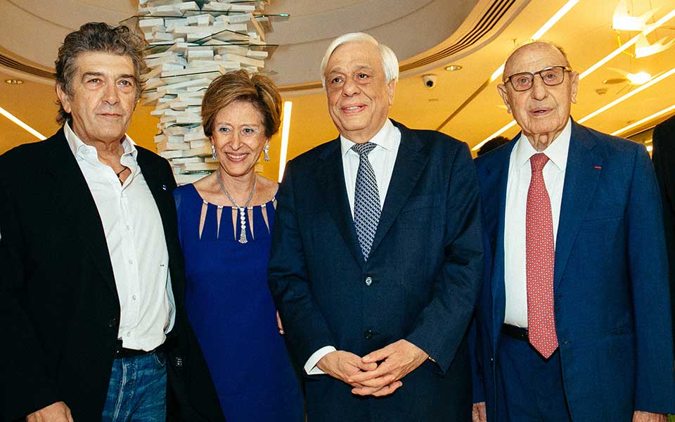 λαμπρά-εγκαίνια-για-την-έκθεση-του-κώσ-2258019