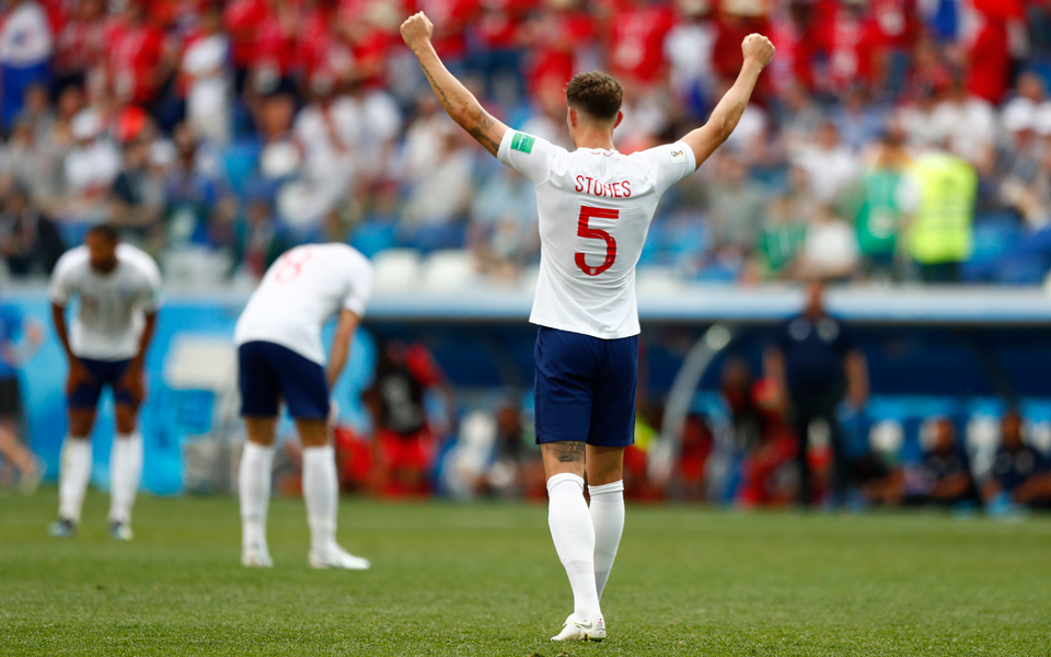 νίκη-με-εξάρα-της-αγγλίας-επί-του-παν-2258185