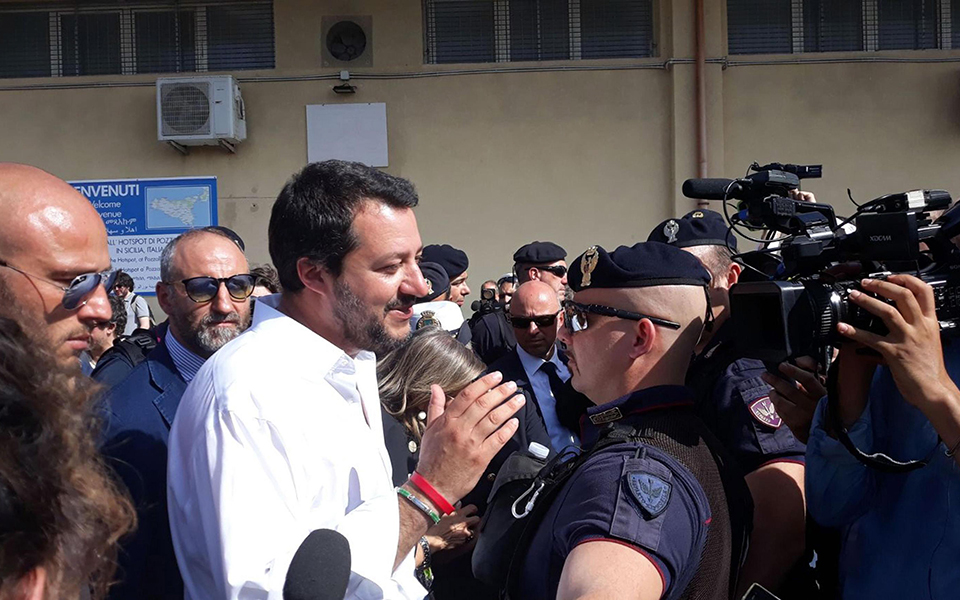 σαλβίνι-το-πάρτι-πρέπει-να-τελειώσει-2254149