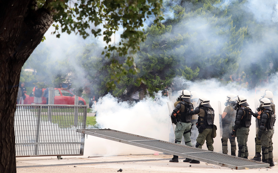 πεδίο-μάχης-η-δεθ-σε-εκδήλωση-του-συριζ-2258361