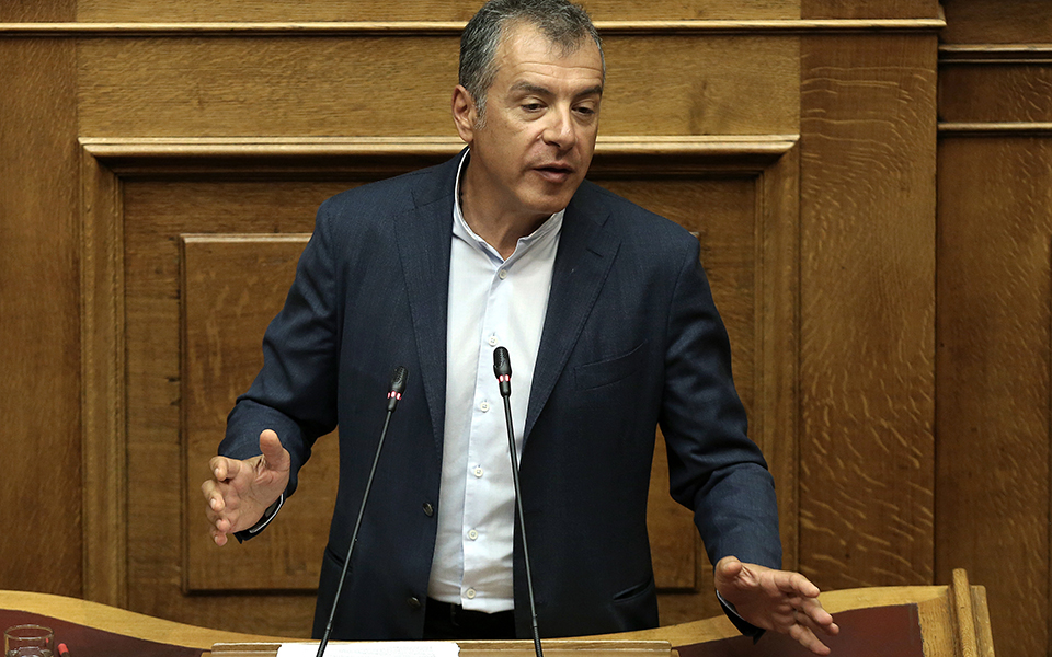 θεοδωράκης-κατώτερη-των-προσδοκιών-κ-2257785