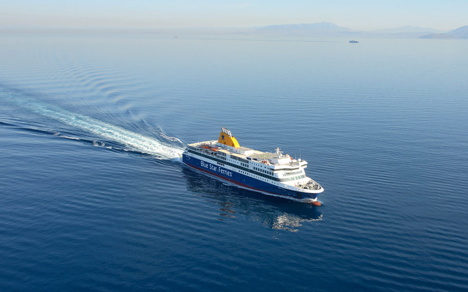 με-την-blue-star-ferries-οι-διακοπές-ξεκινούν-από-το-π-2258569
