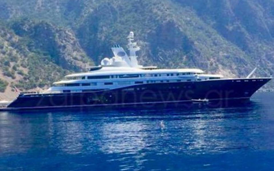 στην-κρήτη-έριξε-άγκυρα-το-πλωτό-παλάτ-2257596