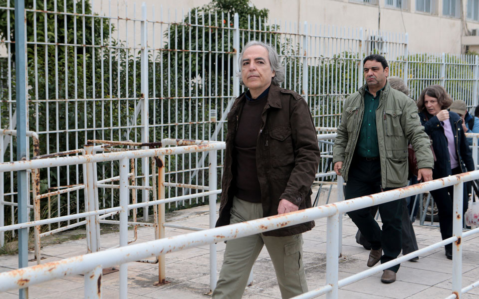 σε-νοσοκομείο-μεταφέρθηκε-ο-δημήτρης-2254694