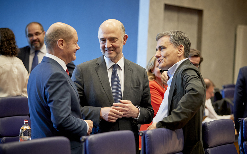 ο-βρετανικός-τύπος-για-την-απόφαση-του-e-2257737