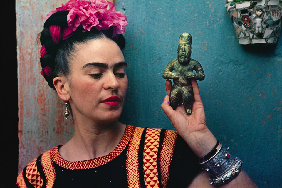 η-γκαρνταρόμπα-της-frida-ταξιδεύει-για-πρώ-2257201