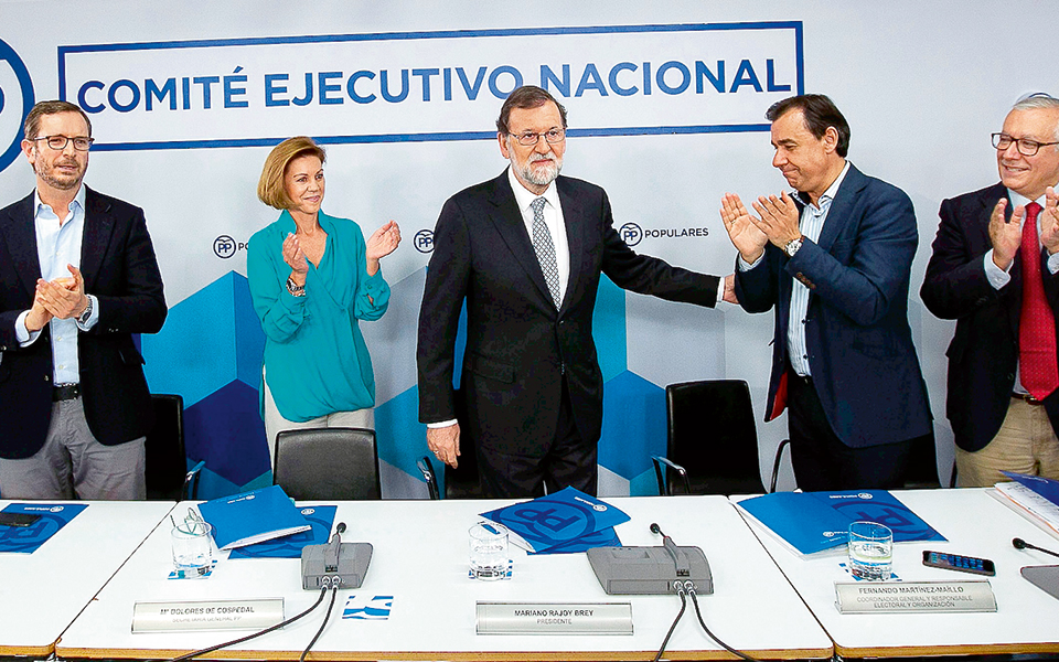 ισπανία-αποχώρηση-ραχόι-εν-μέσω-χειρο-2254373