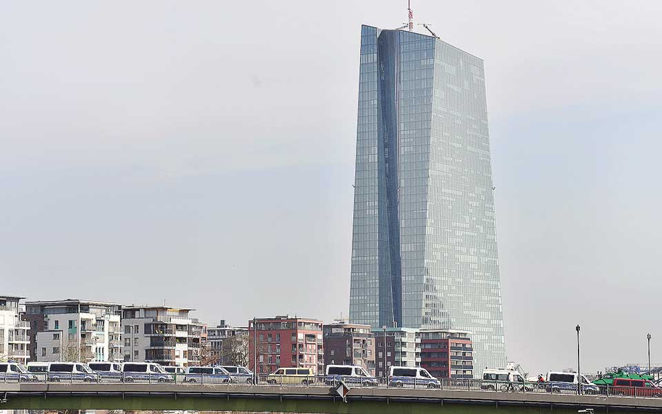 το-qe-τελειώνει-τον-δεκέμβριο-η-αύξηση-ε-2256511