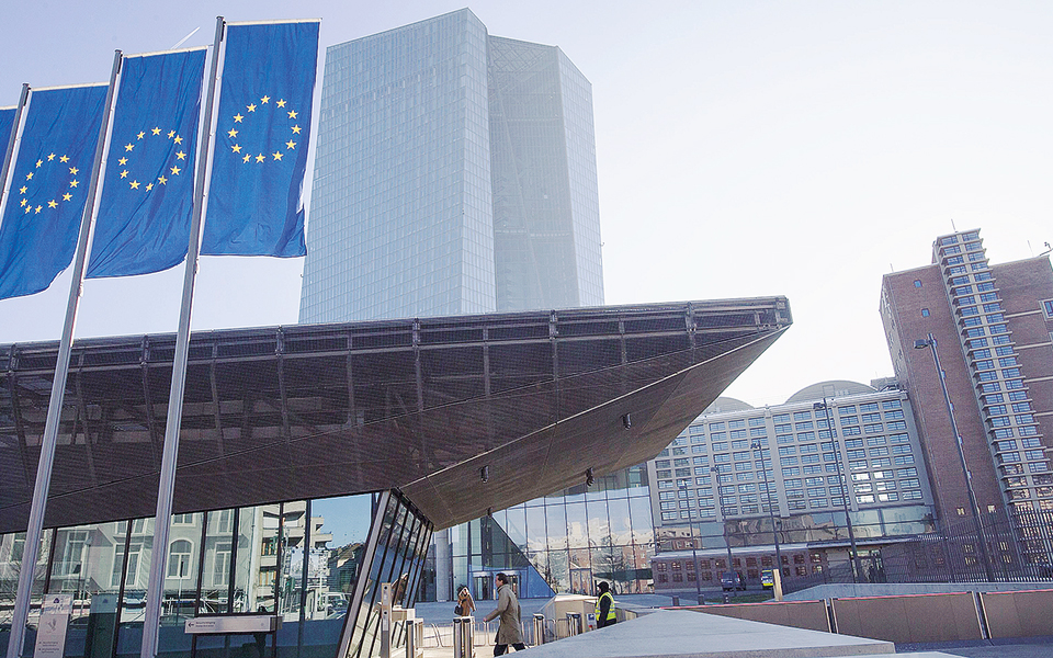 η-αντίστροφη-μέτρηση-για-το-qe-ενισχύει-2255130