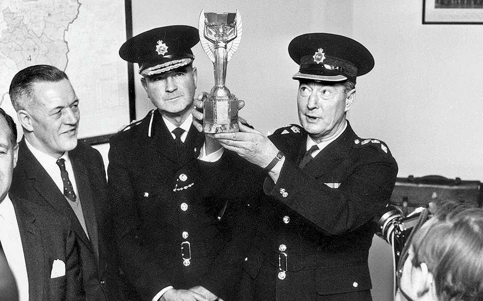 το-τρόπαιο-που-νικήθηκε-στη-βραζιλία-2253809