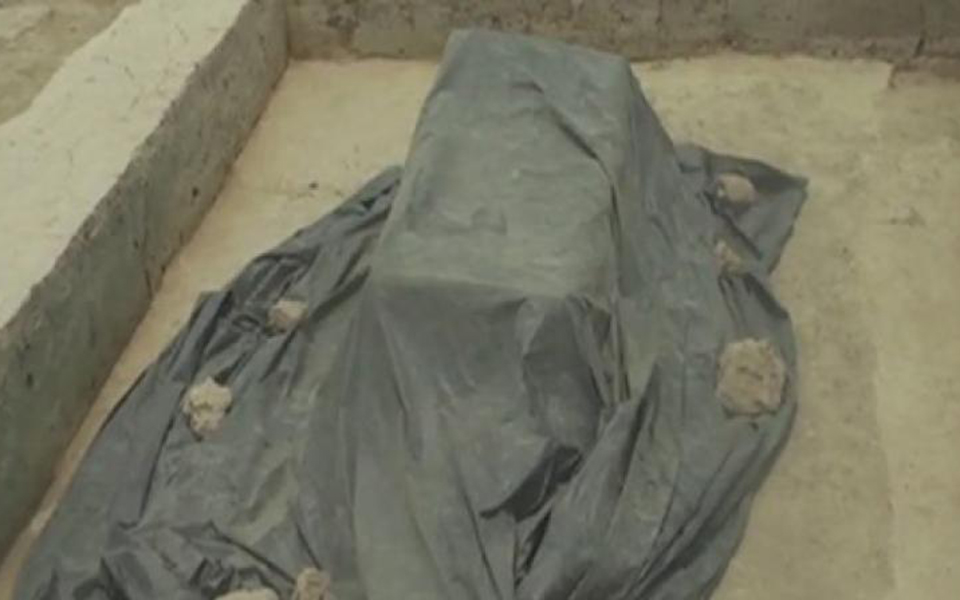 ιππήλατα-άρματα-σπαθιά-και-κράνη-ηλικ-2254715