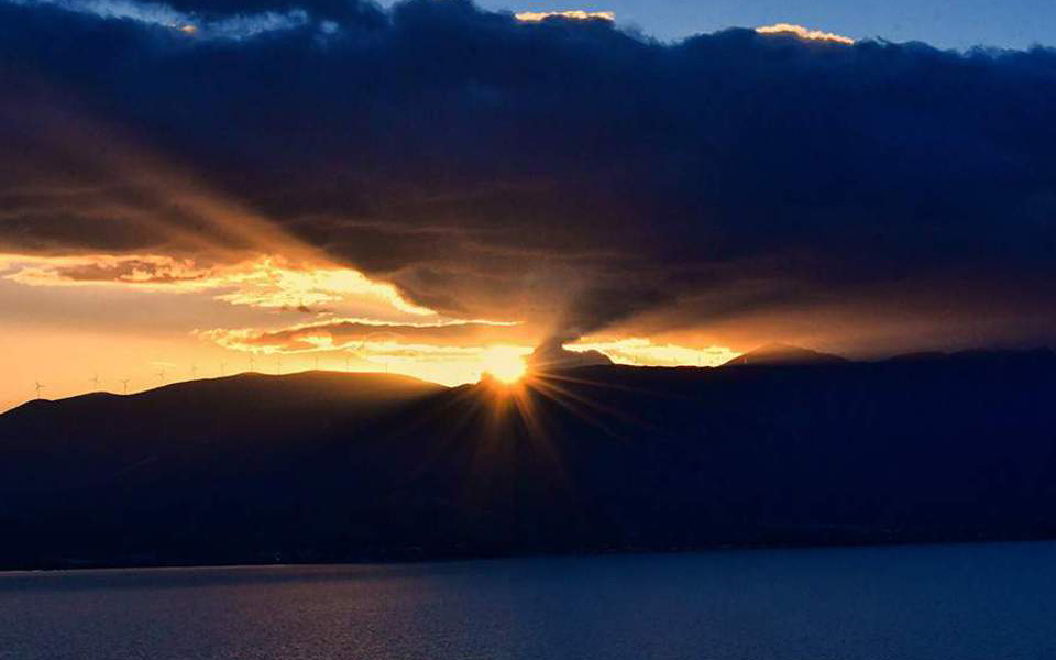 καιρός-ηλιοφάνεια-και-λίγες-νεφώσεις-2255352