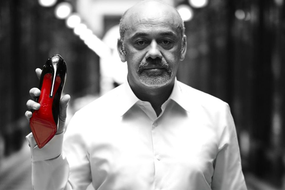 η-κόκκινη-σόλα-ανήκει-και-επίσημα-στ-2255623