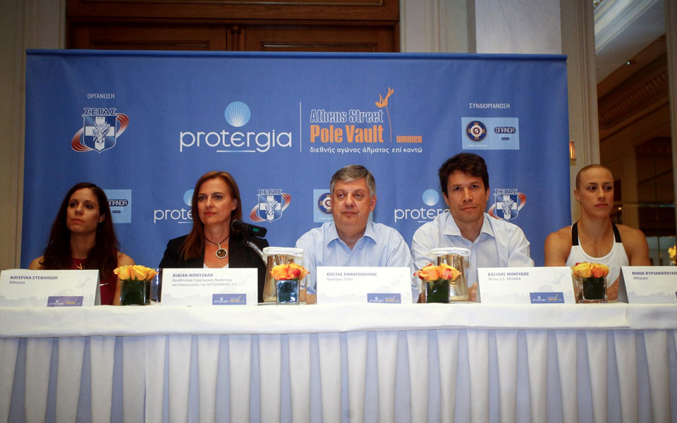 στις-22-ιουνίου-το-protergia-athens-street-pole-vault-2257863