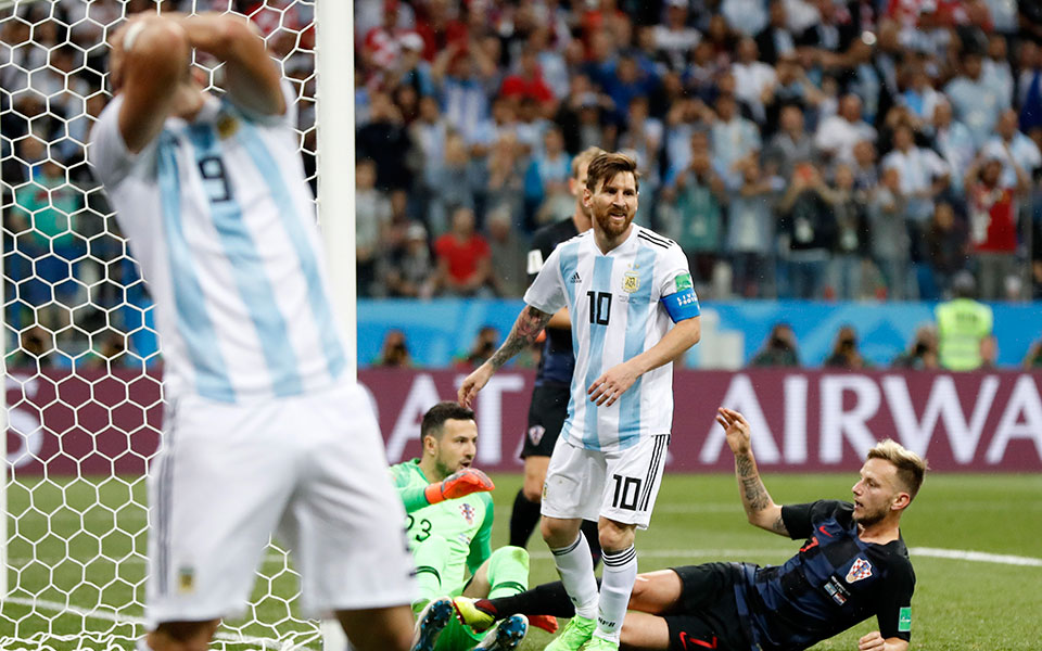 στο-χείλος-του-γκρεμού-η-αργεντινή-2257643