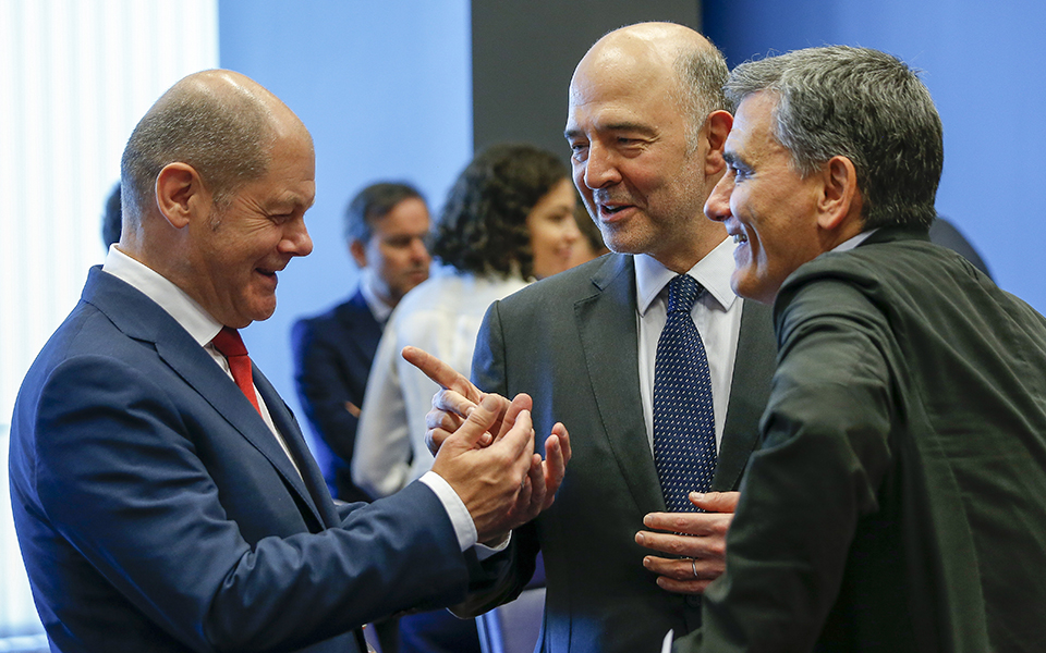 σολτς-ισχυρό-δείγμα-της-αλληλεγγύης-σ-2257947