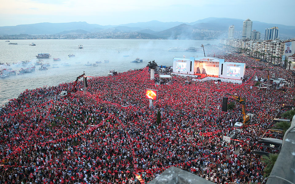 εντυπωσιακή-συγκέντρωση-του-ιντζέ-στ-2257696