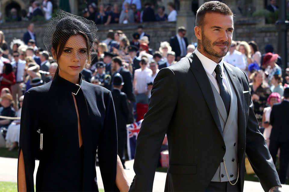 o-david-και-η-victoria-beckham-δωρίζουν-τα-ρούχα-που-φόρεσα-2255390